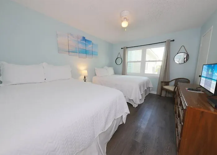 Cute 2 Bedroom At Beachcomber With Access 100 Feet Across Street Apartment Gulf Shores