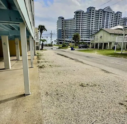 Apartment Cute 2 Bedroom At Beachcomber With Access 100 Feet Across Street Gulf Shores